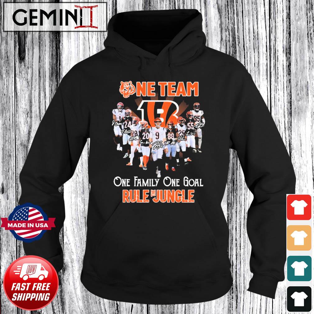One Team One Family One Goal Rule The Jungle Cincinnati Bengals Signatures Shirt Hoodie