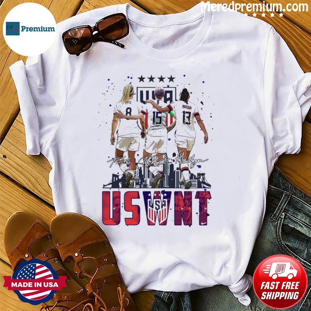 Never Underestimate A Woman Who Understands Football And Loves Tom Brady T- Shirt - TeeNavi